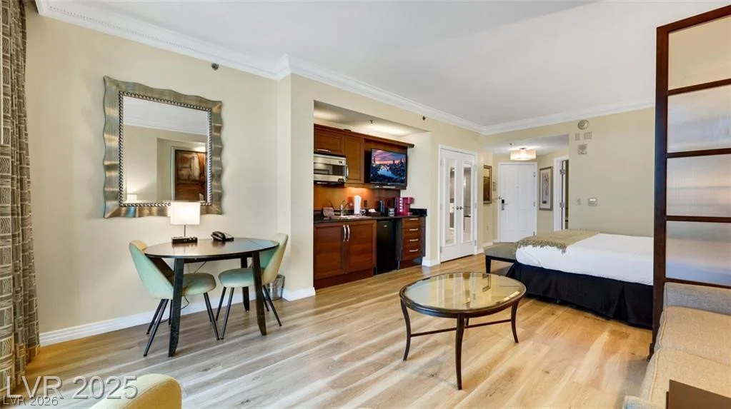 135 HARMON, Las Vegas, NV 89109
