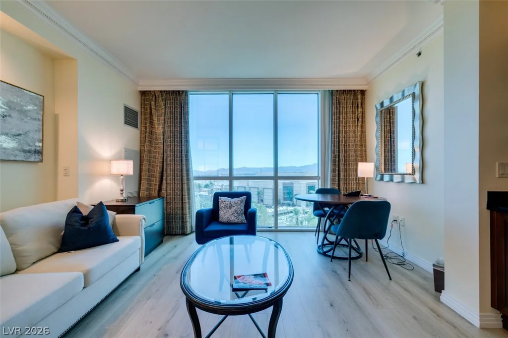 135 HARMON, Las Vegas, NV 89109