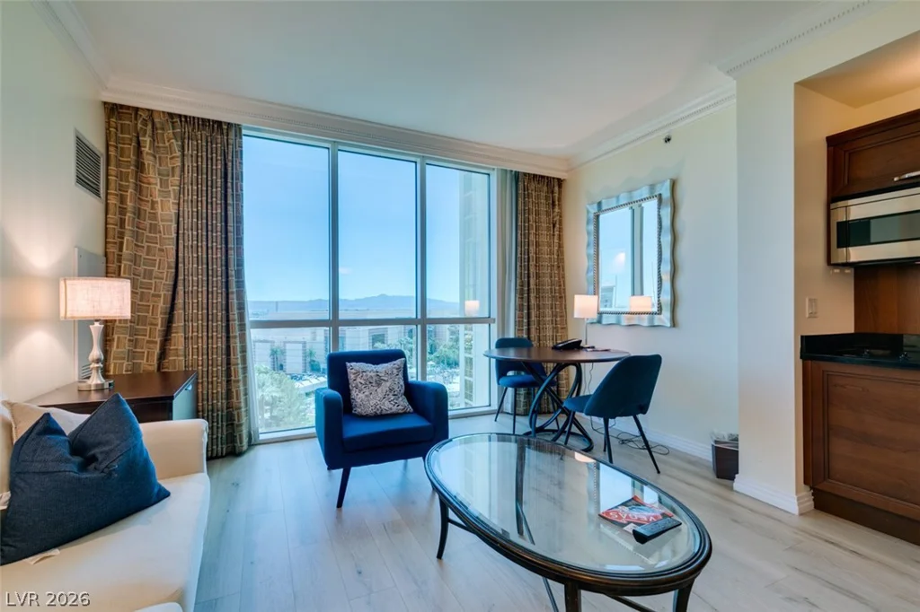 135 HARMON, Las Vegas, NV 89109