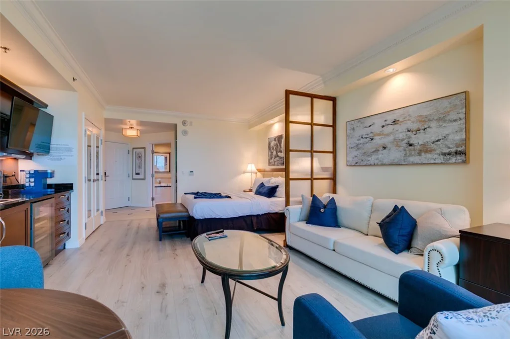 135 HARMON, Las Vegas, NV 89109