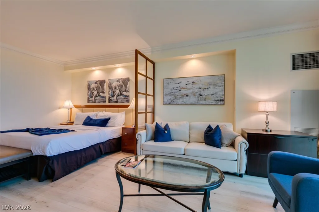 135 HARMON, Las Vegas, NV 89109