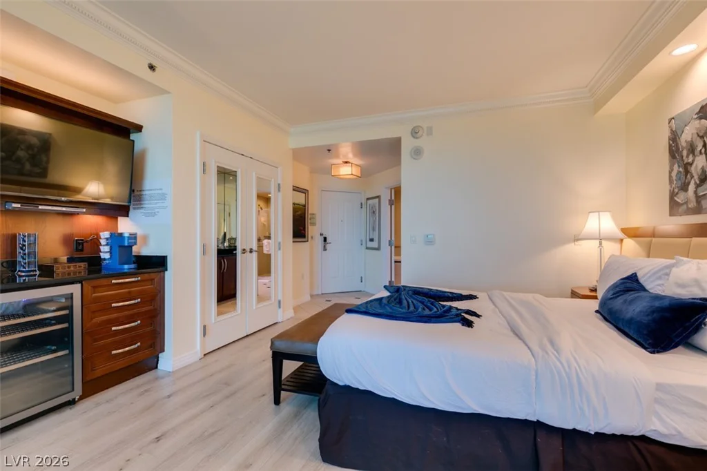 135 HARMON, Las Vegas, NV 89109