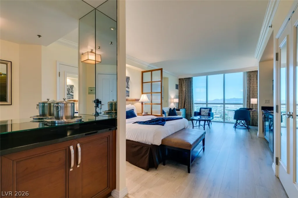 135 HARMON, Las Vegas, NV 89109