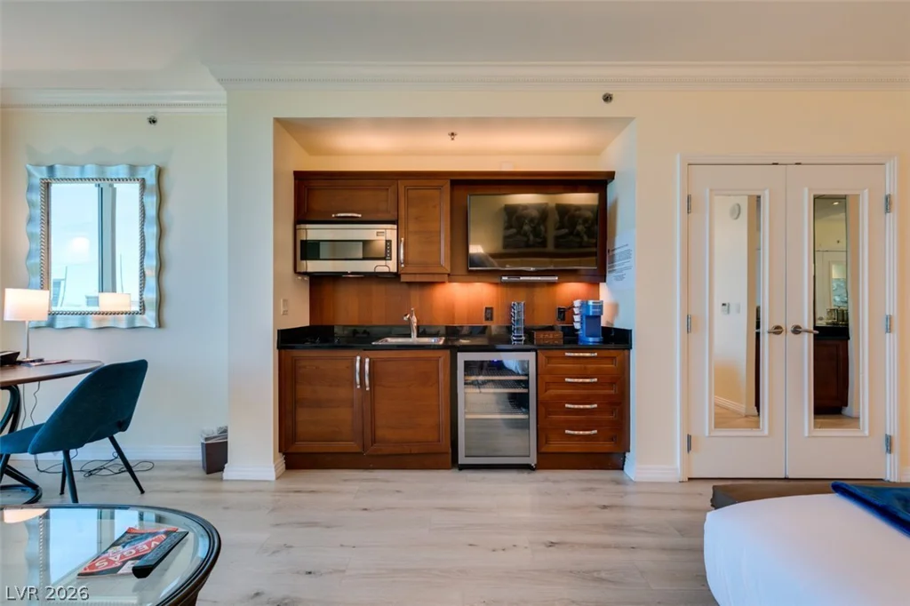 135 HARMON, Las Vegas, NV 89109