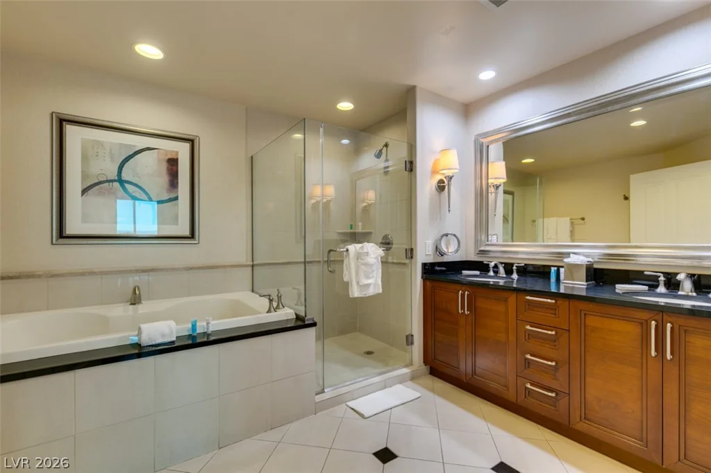 135 HARMON, Las Vegas, NV 89109