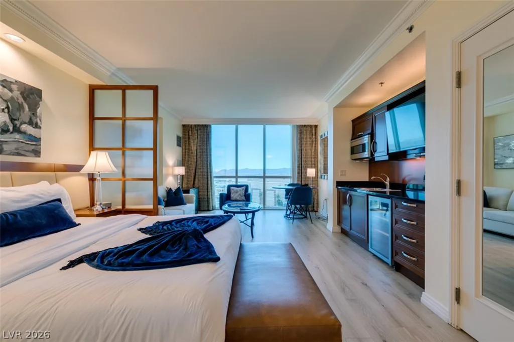 135 HARMON, Las Vegas, NV 89109