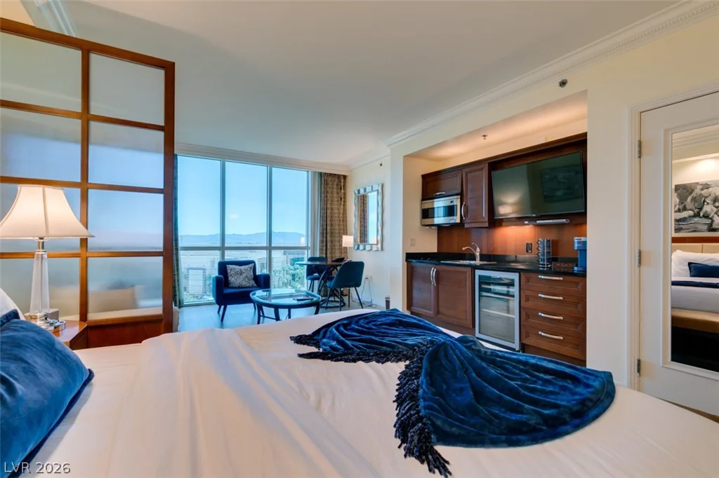 135 HARMON, Las Vegas, NV 89109