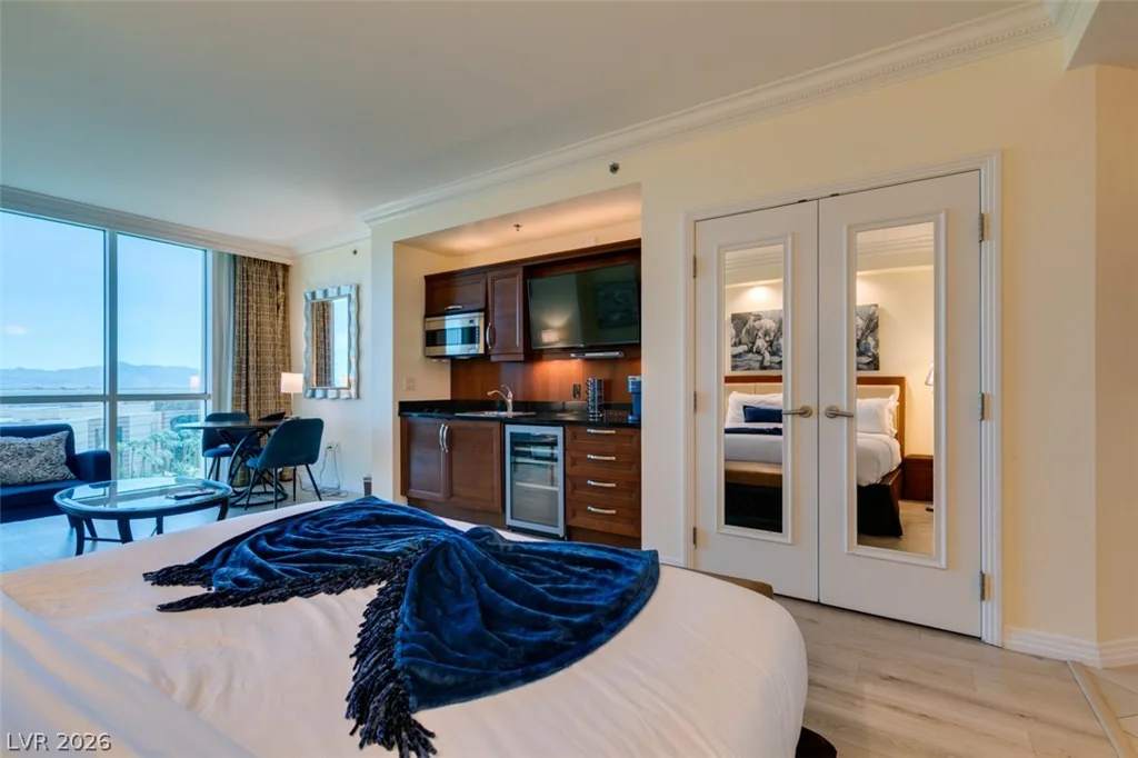 135 HARMON, Las Vegas, NV 89109