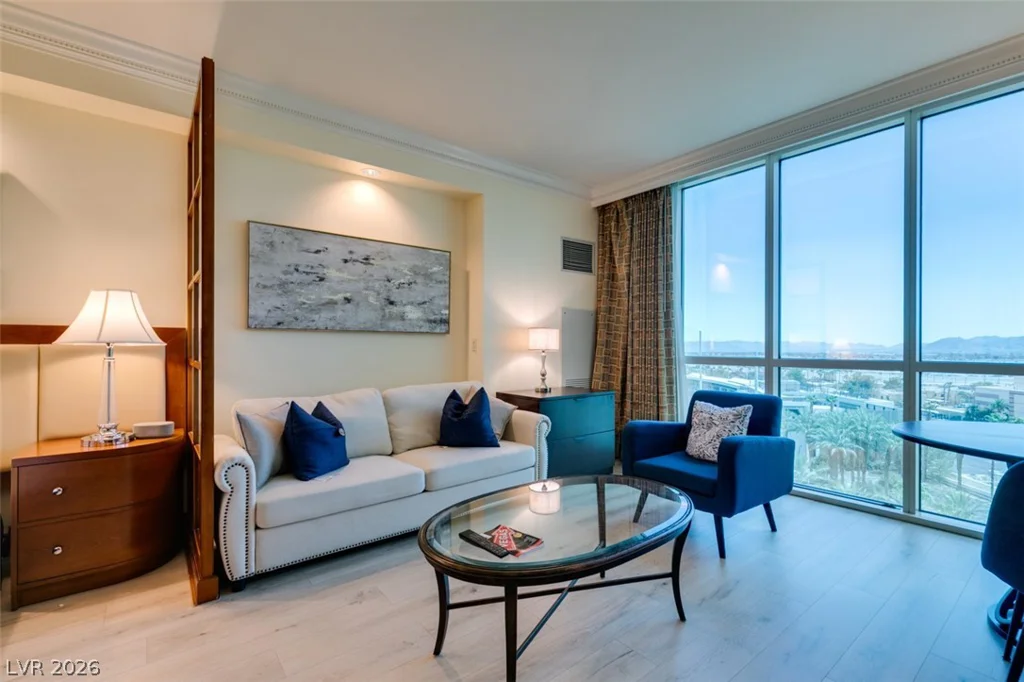 135 HARMON, Las Vegas, NV 89109