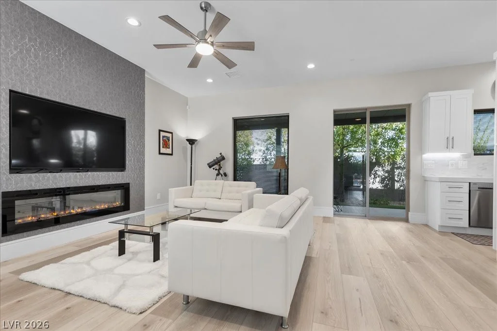 2904 Candelaria, Henderson, NV 89074