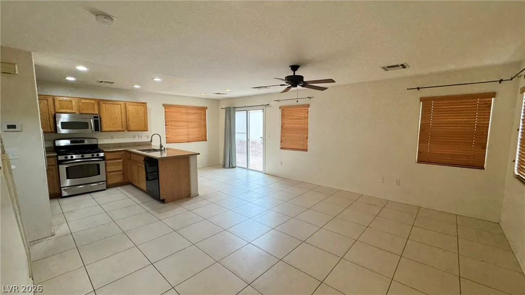 9967 Carrizo Springs, Las Vegas, NV 89148