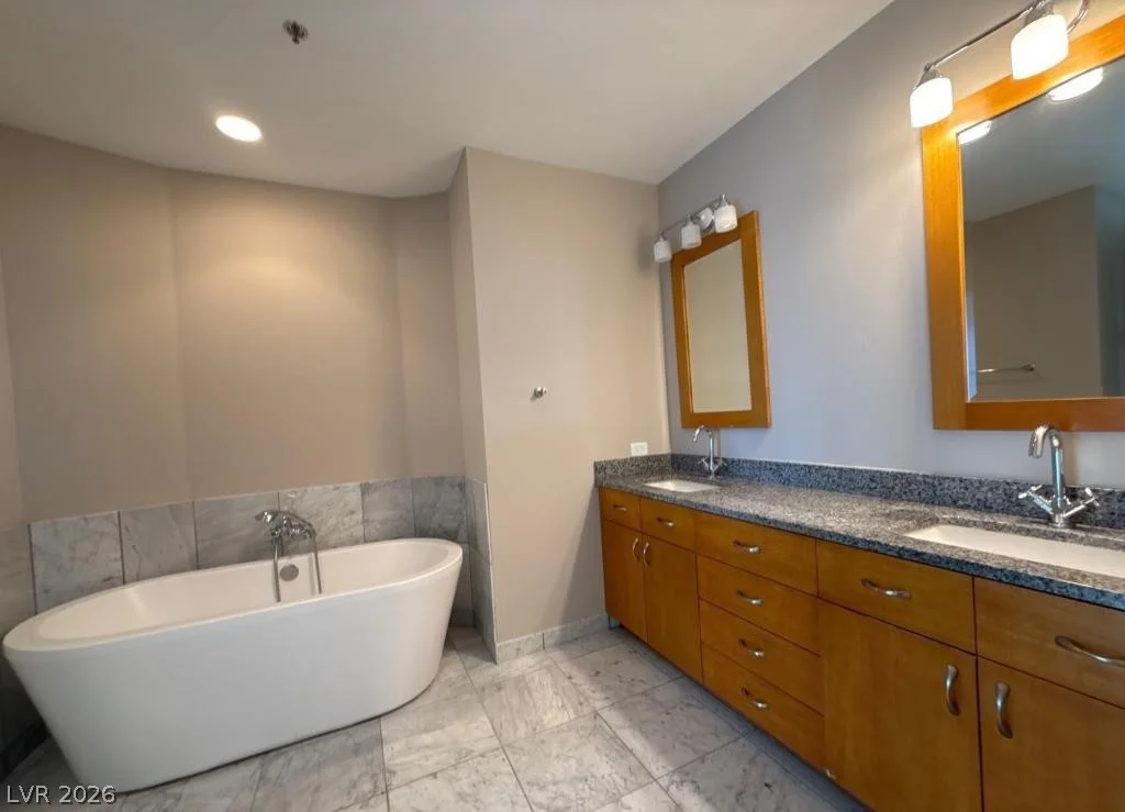 4525 Dean Martin, Las Vegas, NV 89103