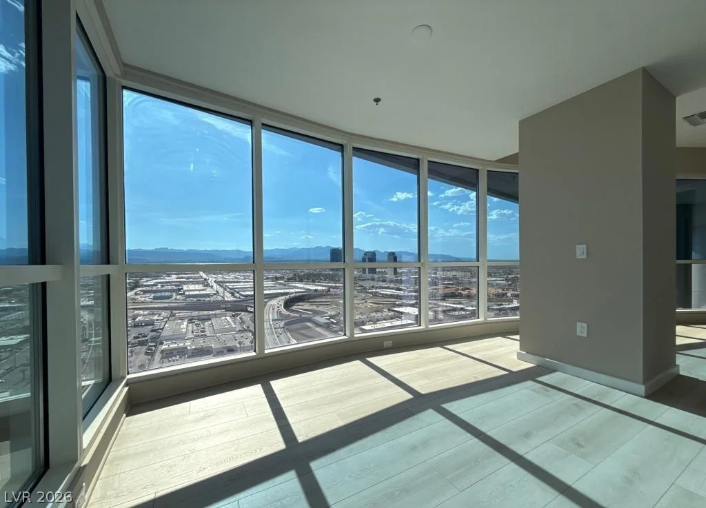 4525 Dean Martin, Las Vegas, NV 89103