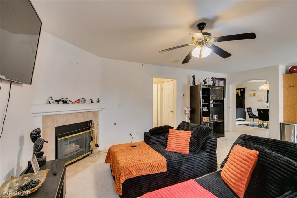 827 Royalmile, North Las Vegas, NV 89032