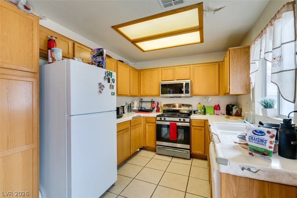 827 Royalmile, North Las Vegas, NV 89032