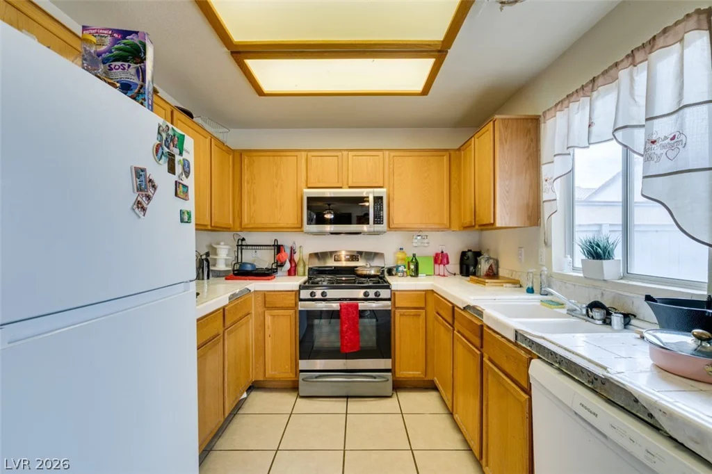 827 Royalmile, North Las Vegas, NV 89032