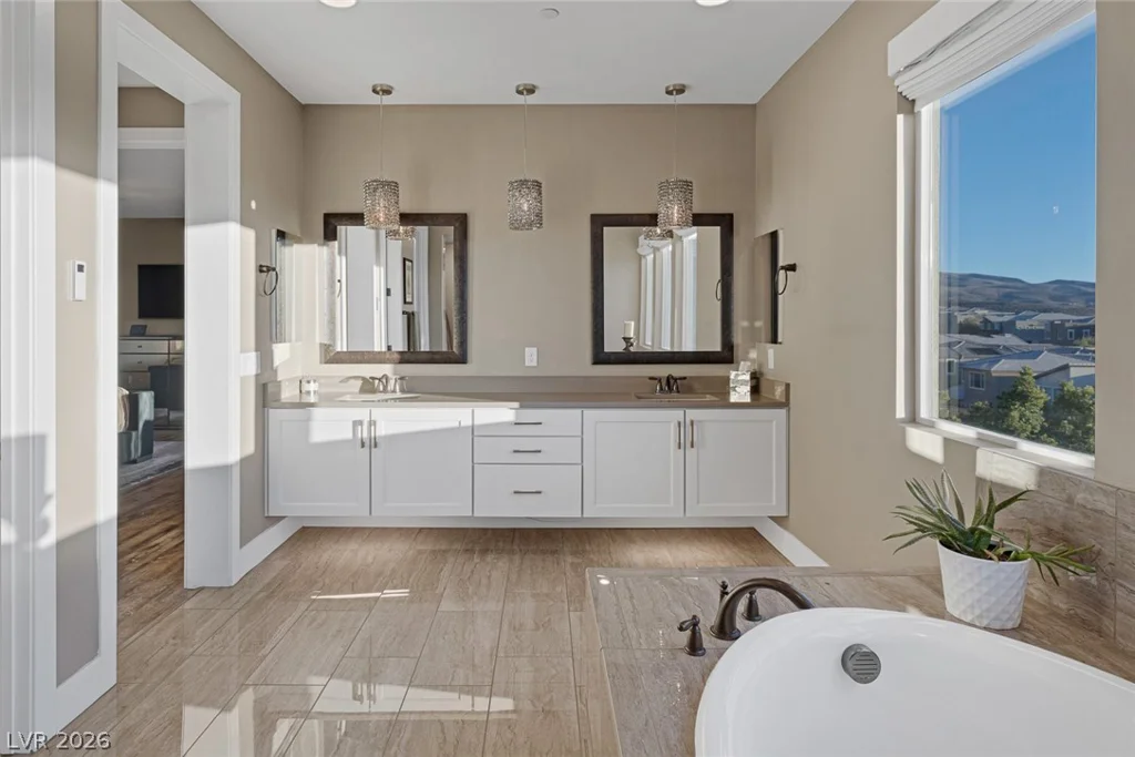 2171 King Crest, Henderson, NV 89052