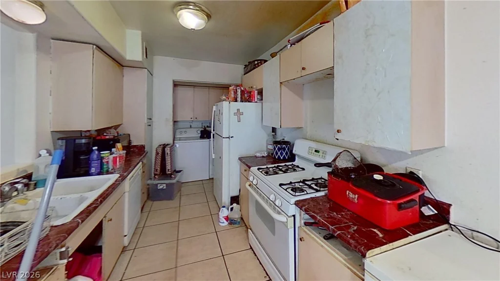 2101 Sun, North Las Vegas, NV 89030