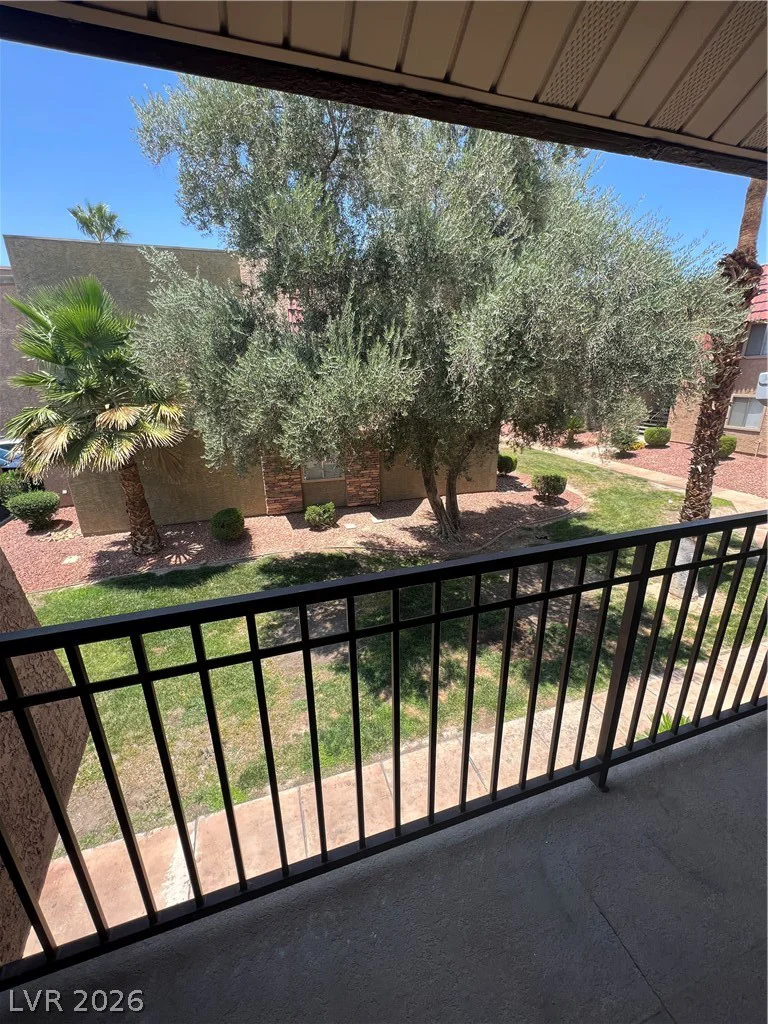 5350 River Glen, Las Vegas, NV 89103