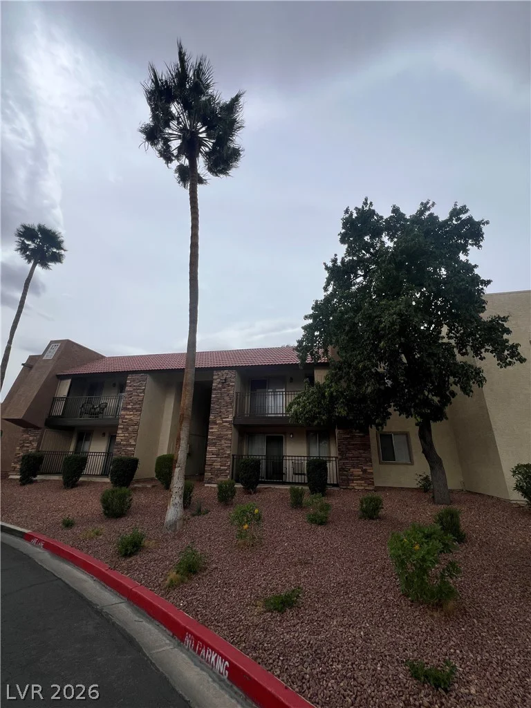 5350 River Glen, Las Vegas, NV 89103