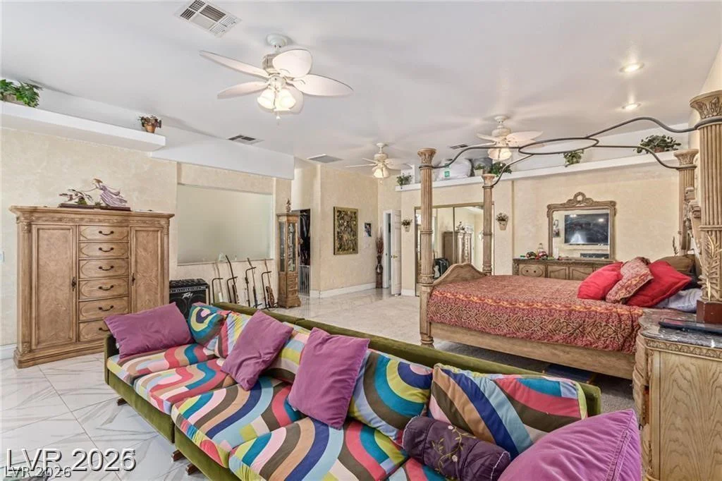 60 Fogg, Las Vegas, NV 89110