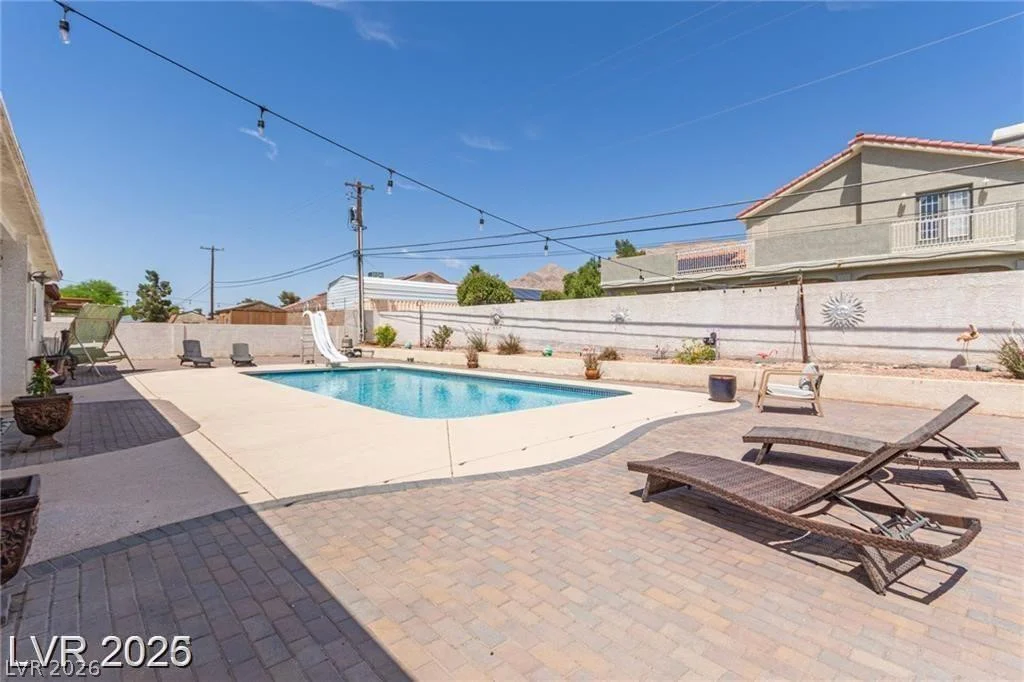 60 Fogg, Las Vegas, NV 89110