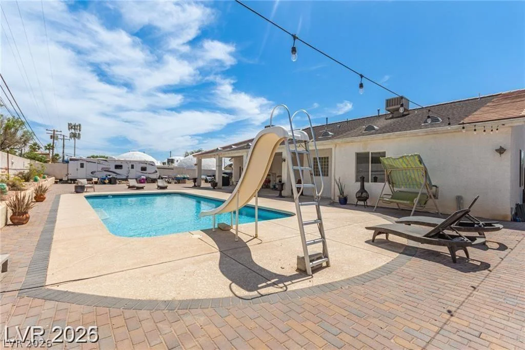 60 Fogg, Las Vegas, NV 89110