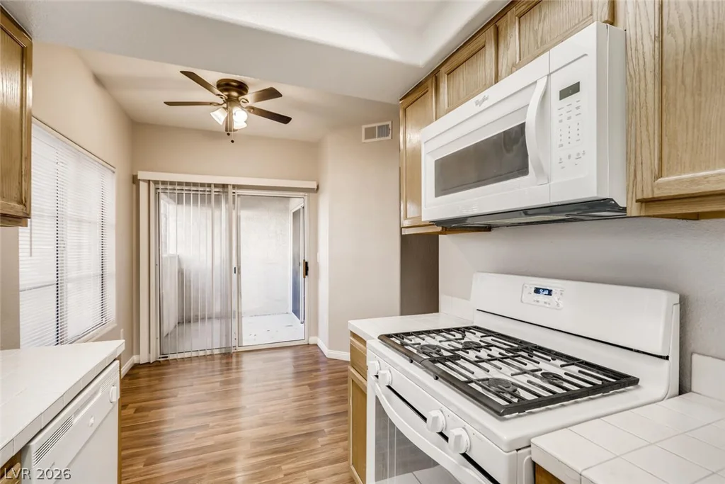 8425 Running Deer, Las Vegas, NV 89145