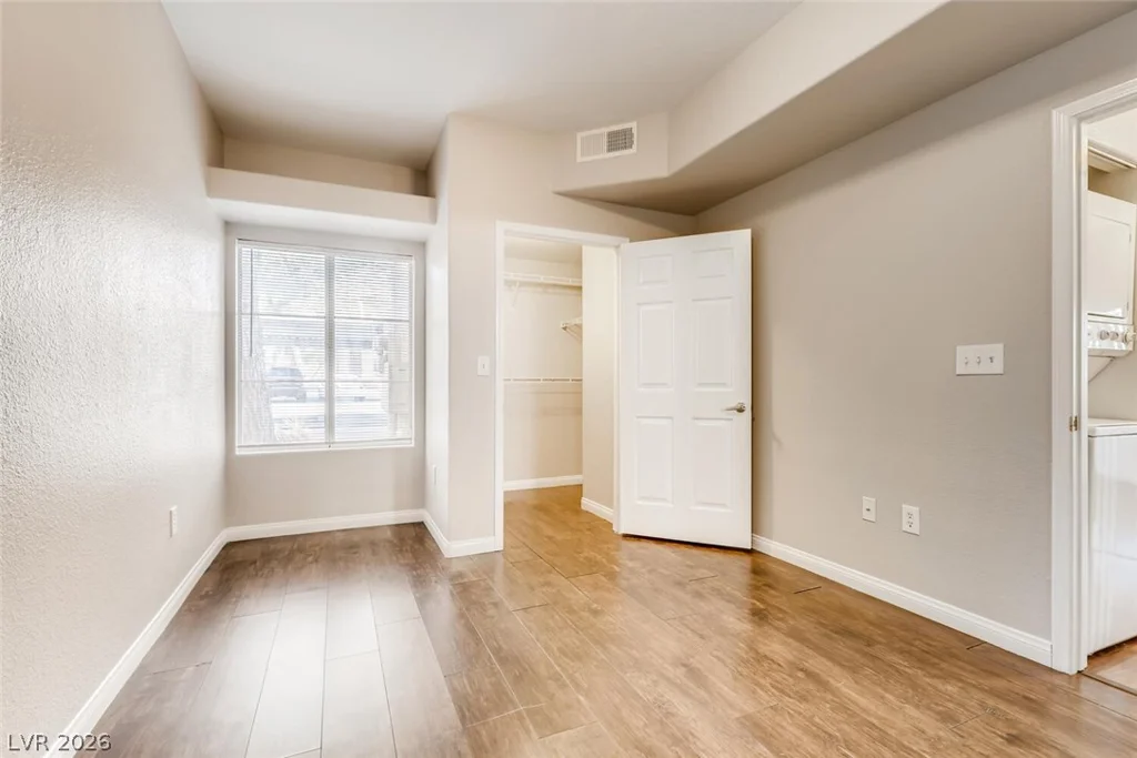 8425 Running Deer, Las Vegas, NV 89145