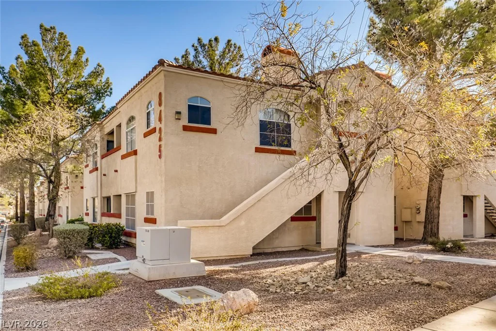 8425 Running Deer, Las Vegas, NV 89145