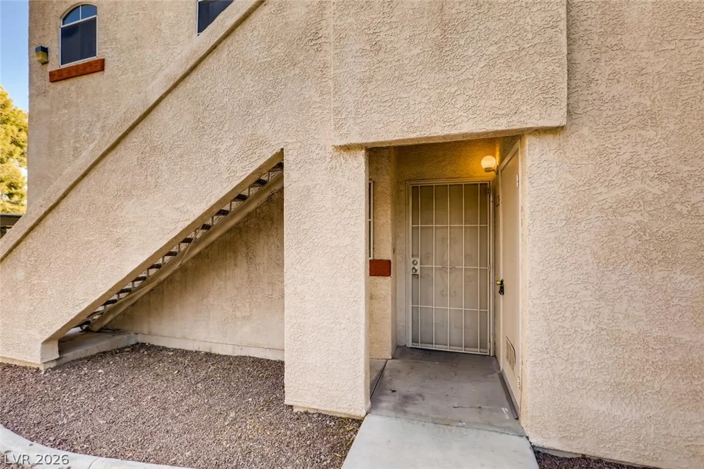 8425 Running Deer, Las Vegas, NV 89145