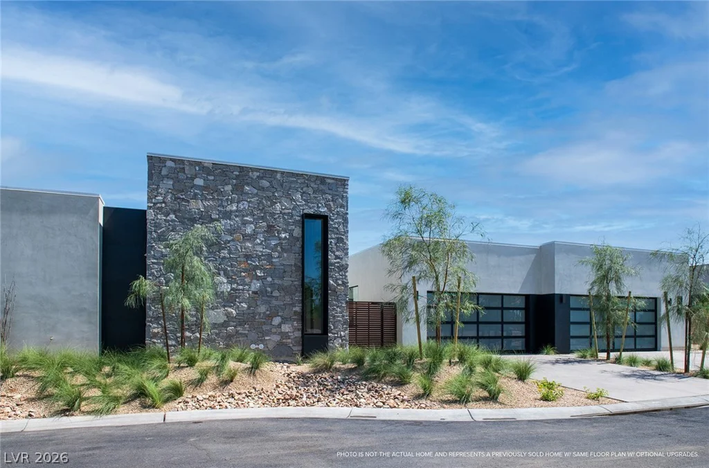 6851 Milos, Las Vegas, NV 89118