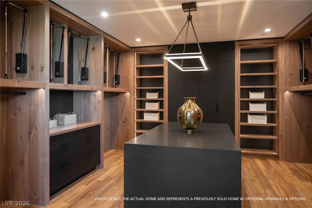 6851 Milos, Las Vegas, NV 89118