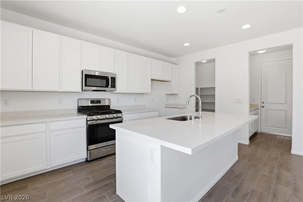 7452 Proctor, Las Vegas, NV 89120
