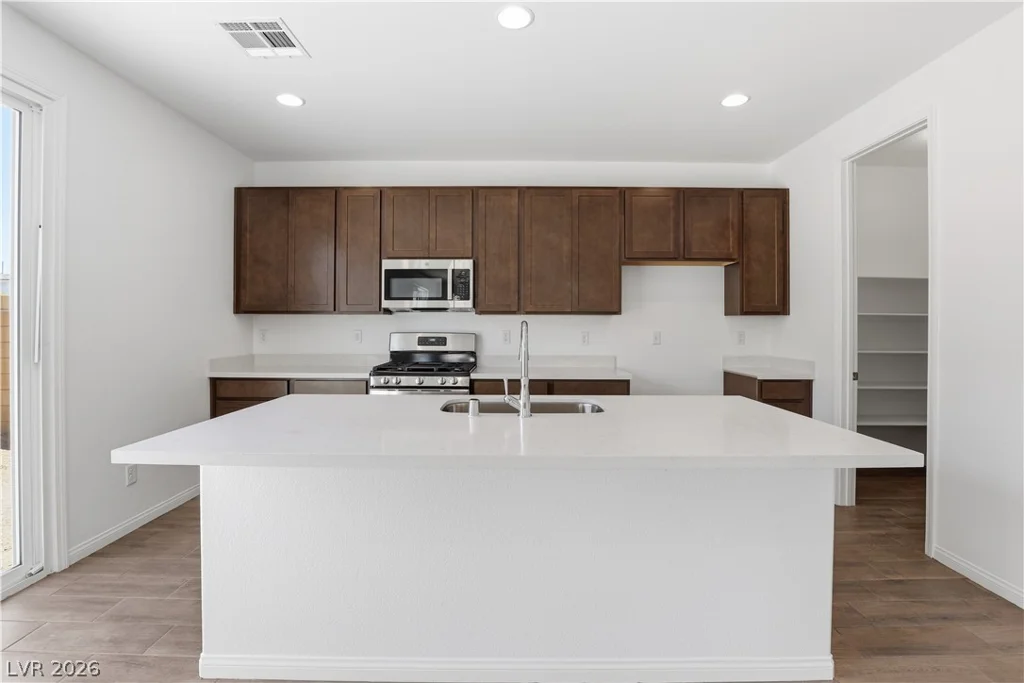 7468 Proctor, Las Vegas, NV 89120