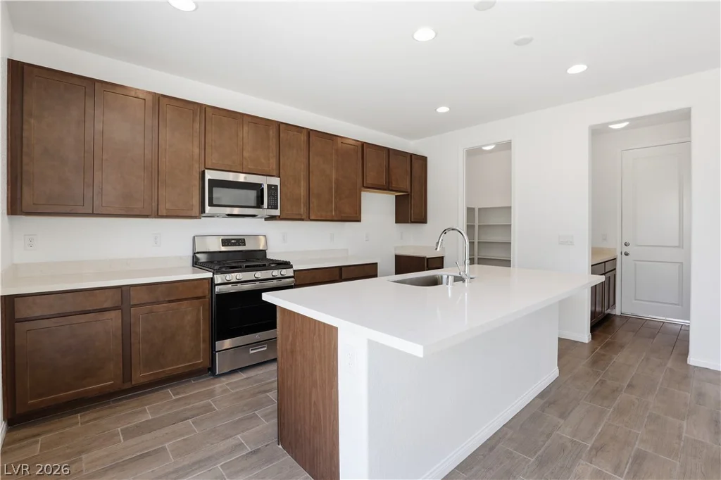 7468 Proctor, Las Vegas, NV 89120