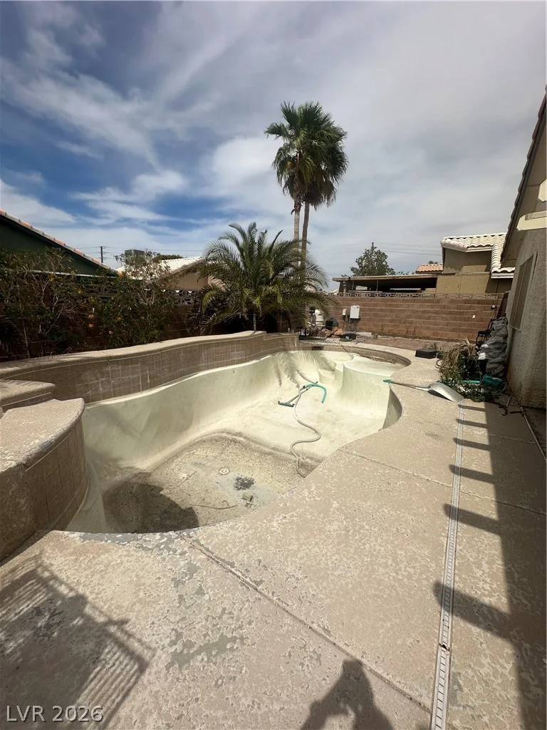 6452 Eagle Creek, Las Vegas, NV 89156