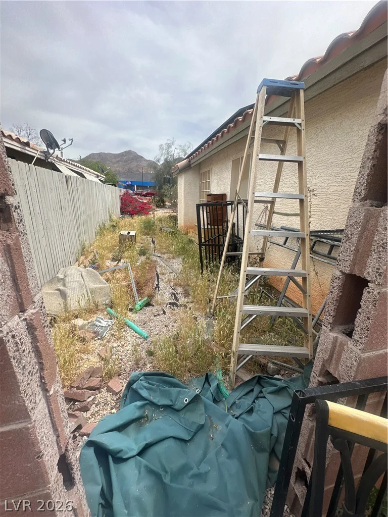 6452 Eagle Creek, Las Vegas, NV 89156