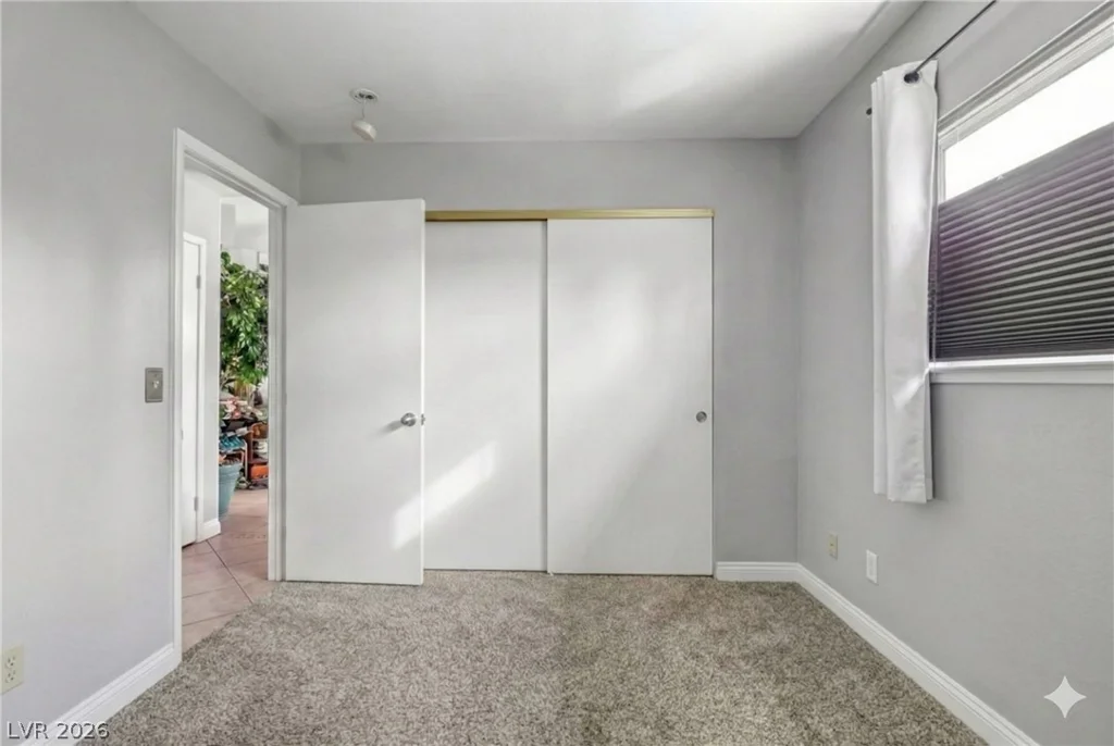 5102 Del Shannon, North Las Vegas, NV 89031