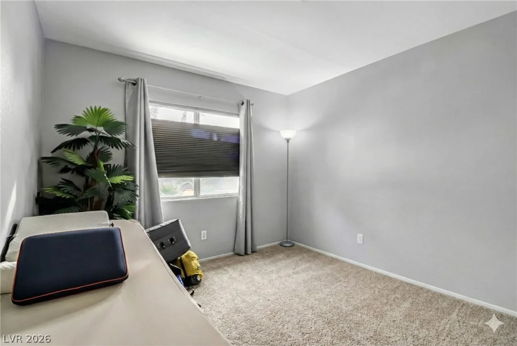 5102 Del Shannon, North Las Vegas, NV 89031