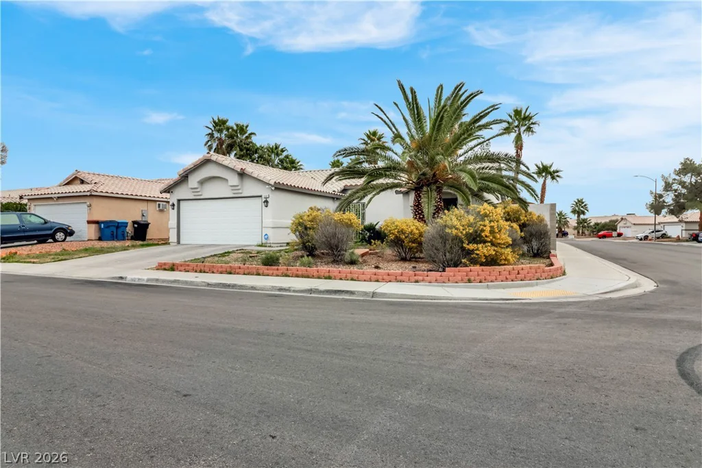 5102 Del Shannon, North Las Vegas, NV 89031