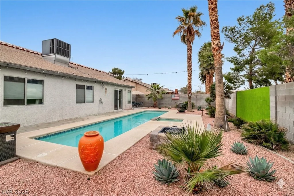 5102 Del Shannon, North Las Vegas, NV 89031
