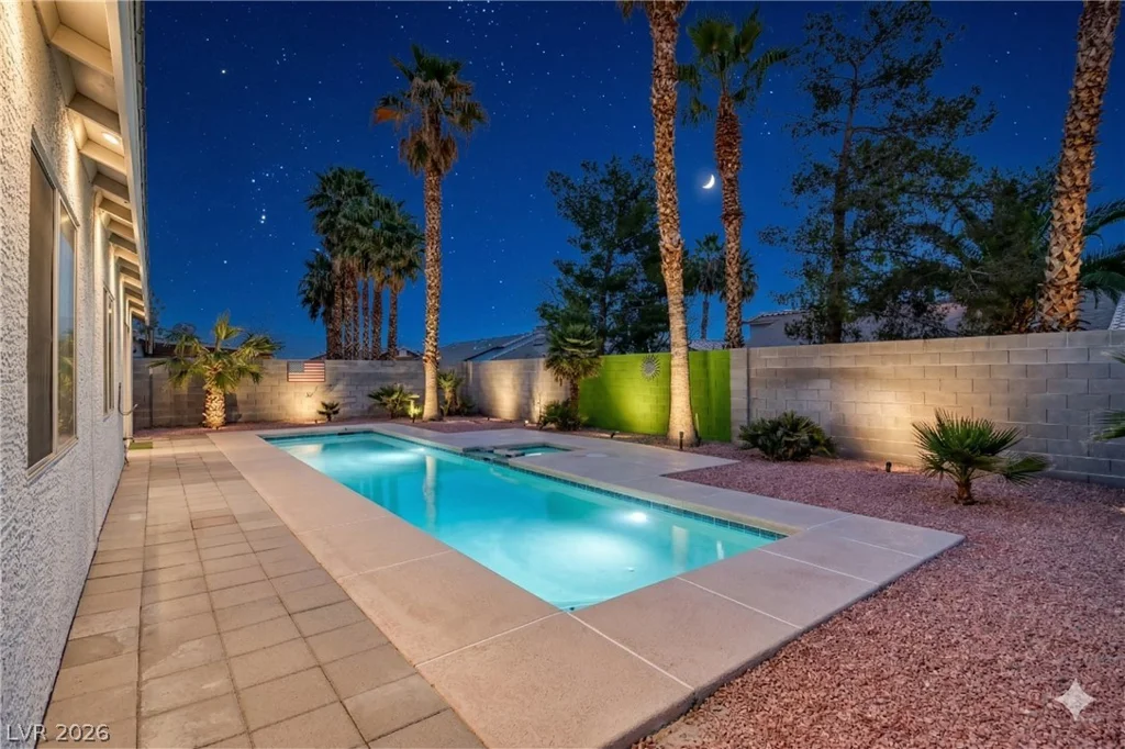 5102 Del Shannon, North Las Vegas, NV 89031