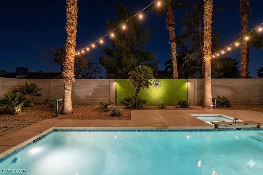 5102 Del Shannon, North Las Vegas, NV 89031