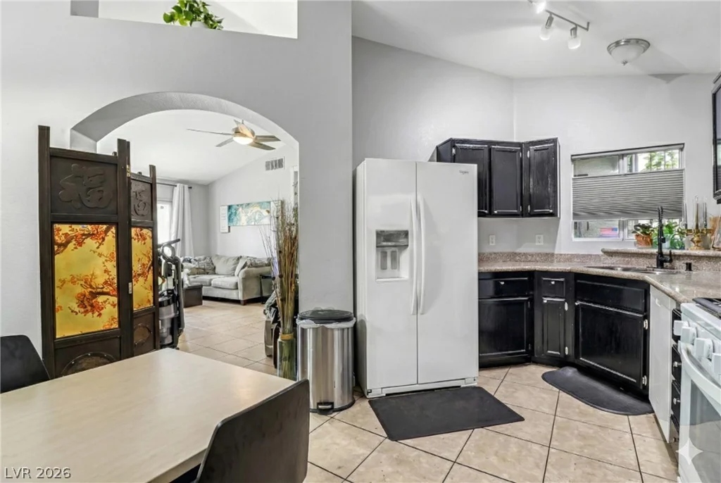 5102 Del Shannon, North Las Vegas, NV 89031