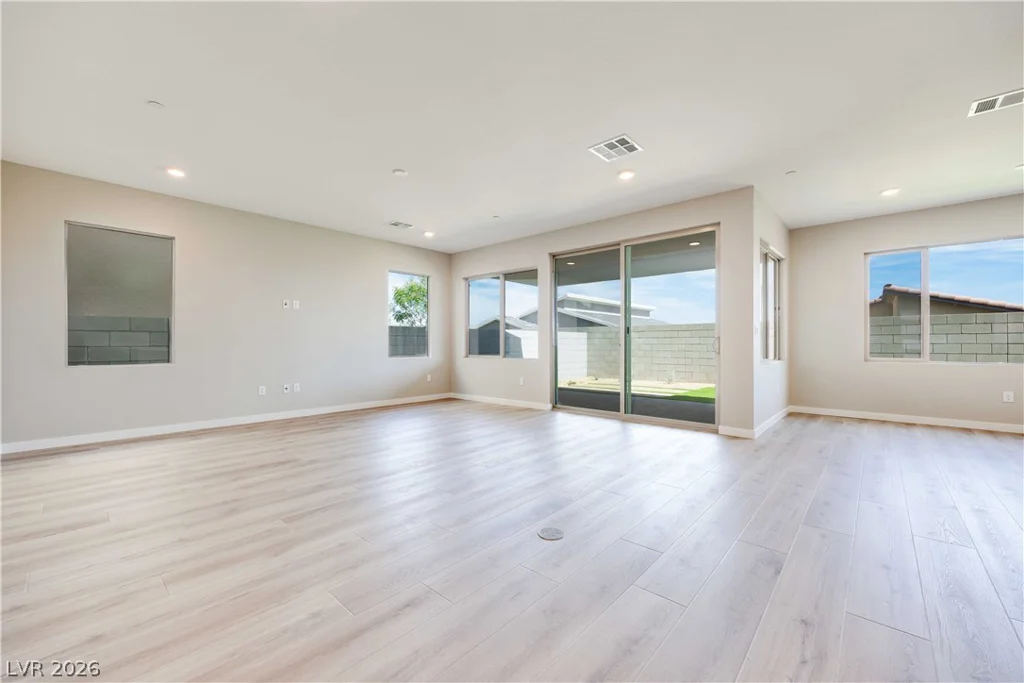 10072 Juniper Valley, Las Vegas, NV 89166