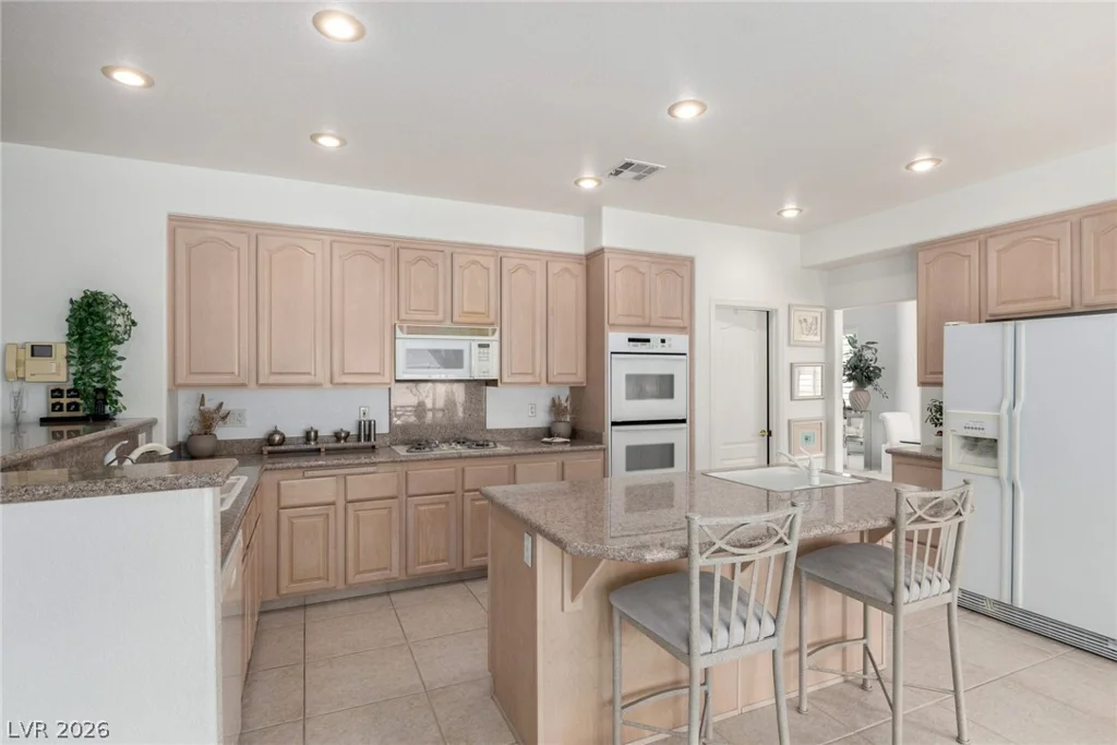 1708 Desert Fort, Las Vegas, NV 89128