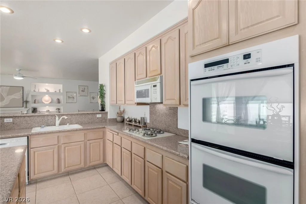 1708 Desert Fort, Las Vegas, NV 89128