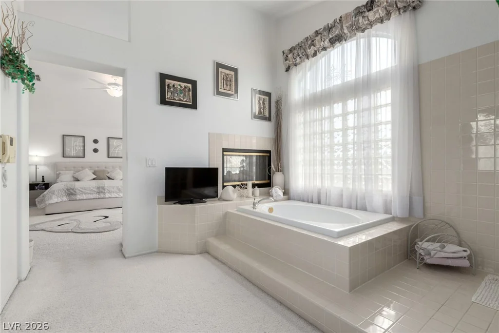 1708 Desert Fort, Las Vegas, NV 89128