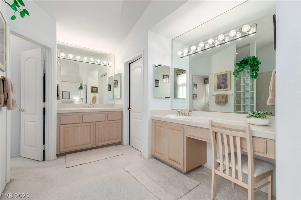 1708 Desert Fort, Las Vegas, NV 89128